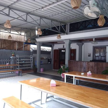 Funny Backpacker Hostel Λουάνγκ Πραμπάνγκ Εξωτερικό φωτογραφία