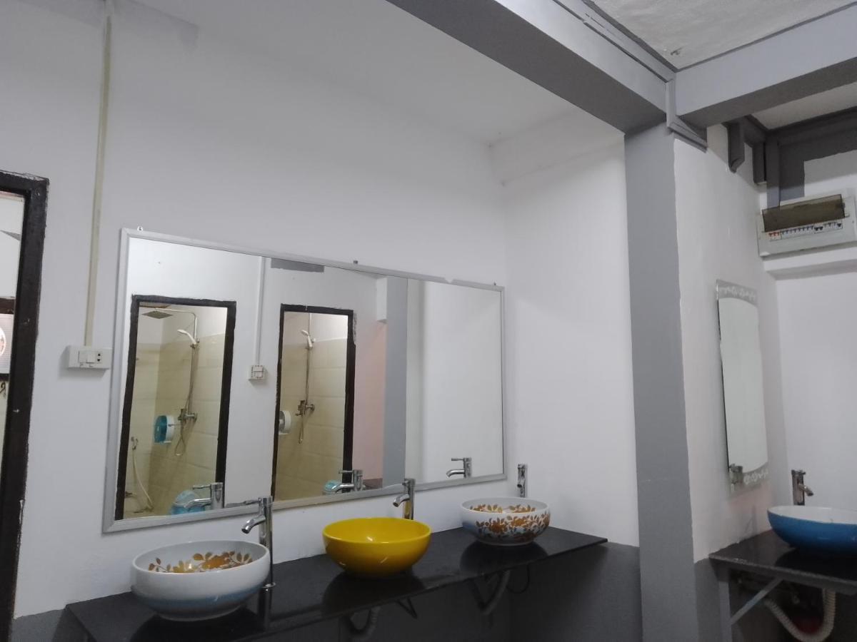 Funny Backpacker Hostel Λουάνγκ Πραμπάνγκ Εξωτερικό φωτογραφία