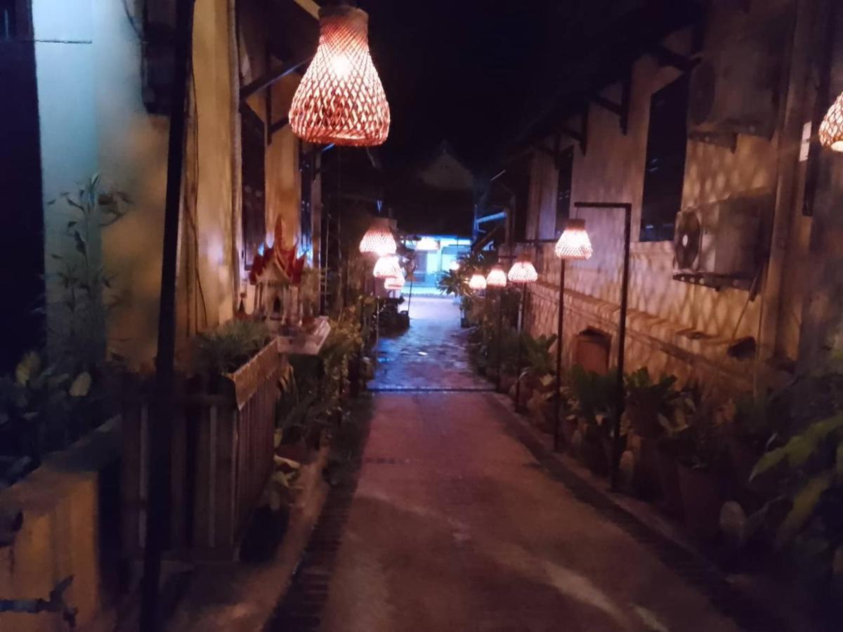 Funny Backpacker Hostel Λουάνγκ Πραμπάνγκ Εξωτερικό φωτογραφία