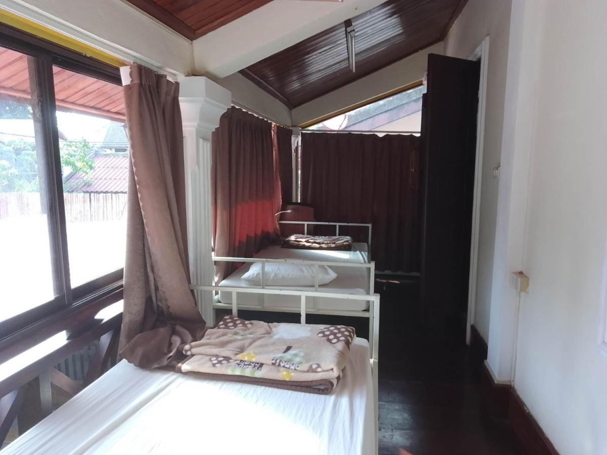 Funny Backpacker Hostel Λουάνγκ Πραμπάνγκ Εξωτερικό φωτογραφία